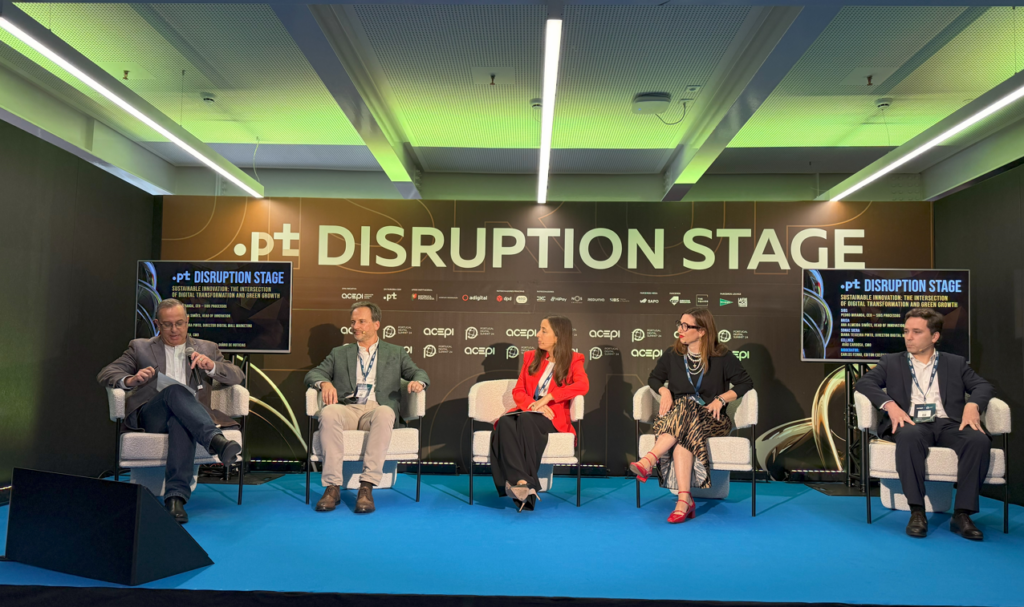 Nos dias 23 e 24 de outubro, o SIBS ESG esteve presente no Portugal Digital Summit 2024, realizado no Técnico Innovation Center. Este evento reuniu líderes da indústria e especialistas para debater as mais recentes tendências no setor digital, com um enfoque especial na Inteligência Artificial.